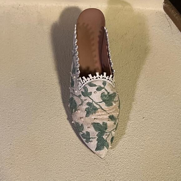 Just the Right Shoe Touch of Lace - Picture 4 of 11